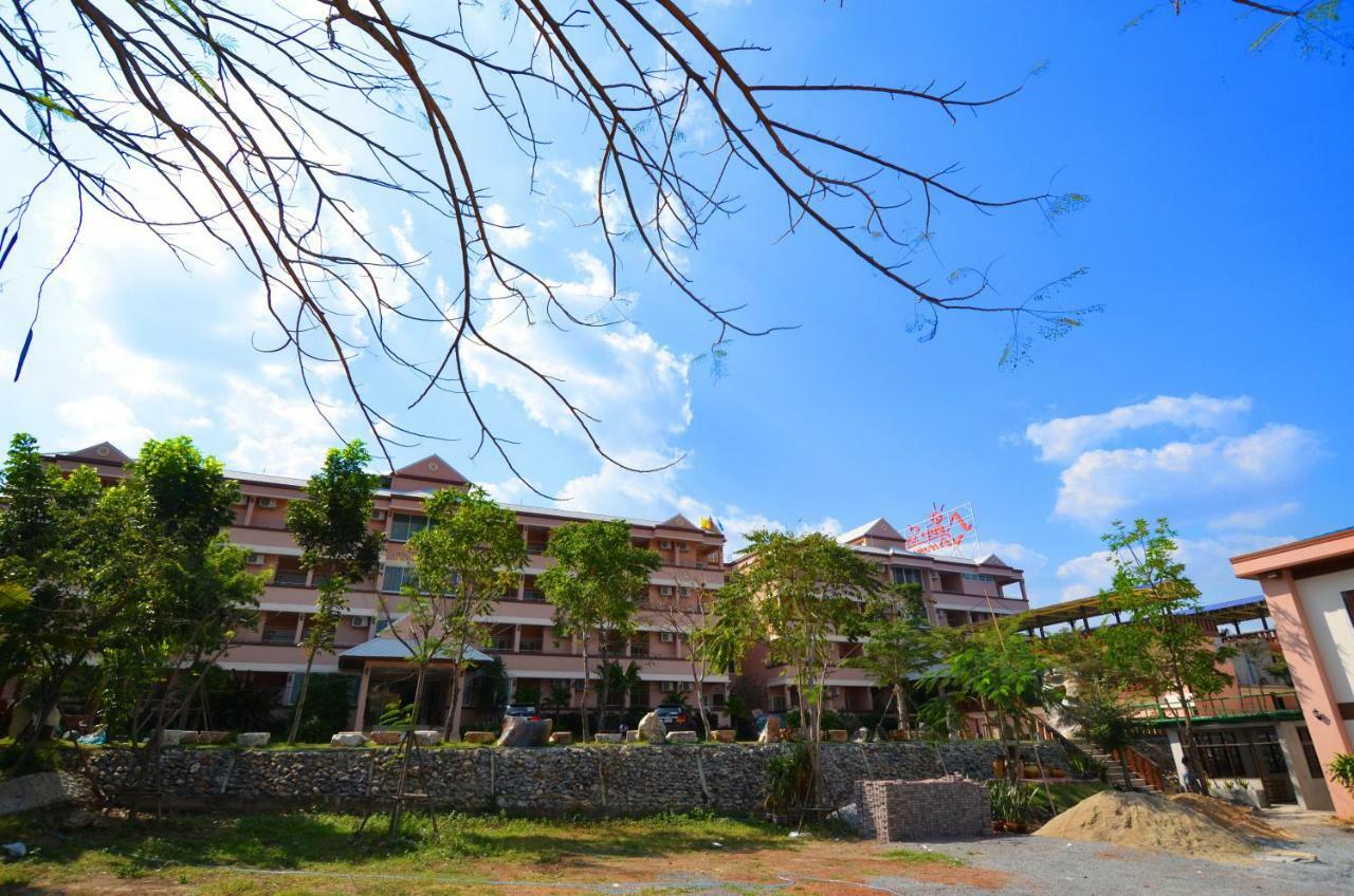 Phuranya Resort Pak Chong Extérieur photo